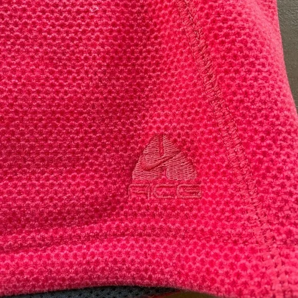 Women’s Nike ACG Coral Pink/Red Quarter-Zip Polar-tech Fleece, Medium - Picture 4 of 6